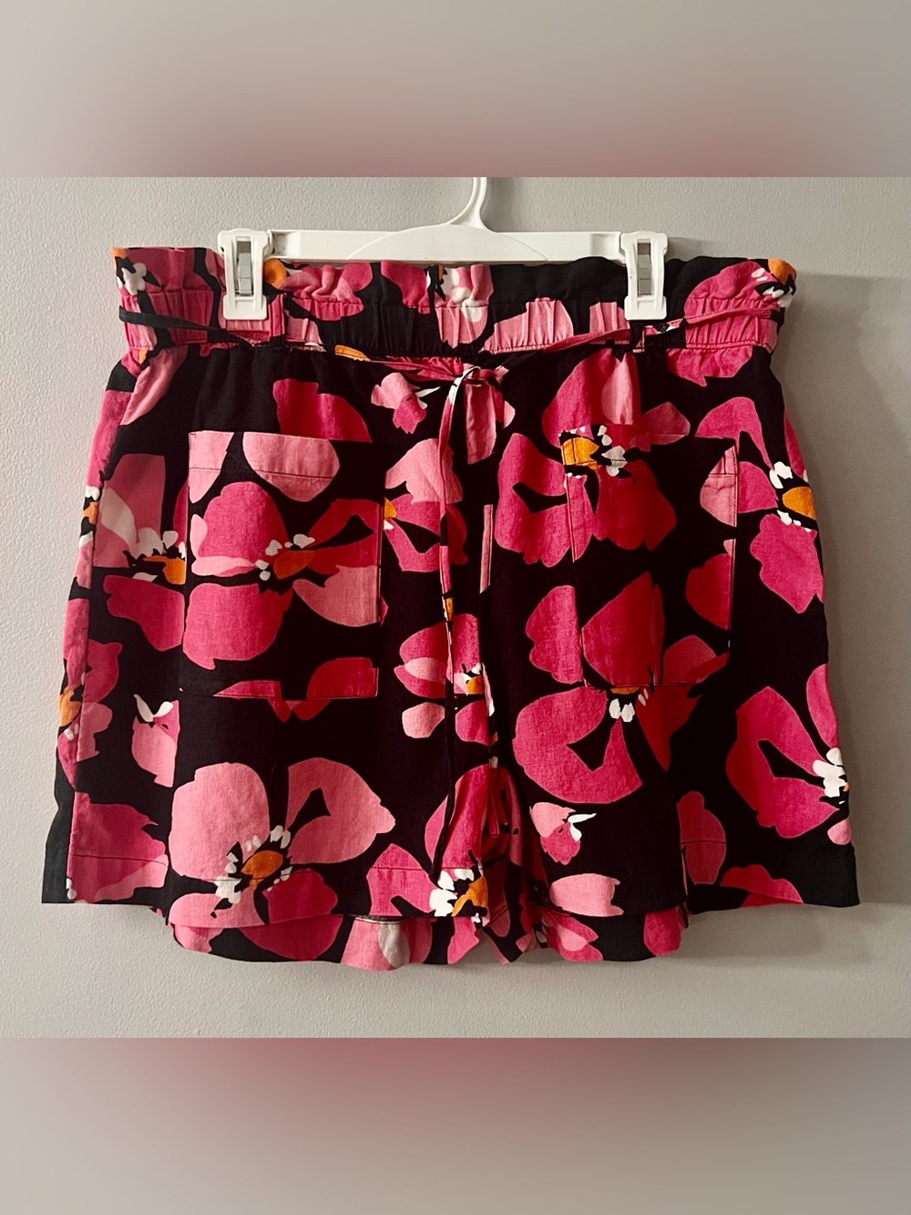 Who What Wear Pink and Black Floral Linen-Blend Shorts